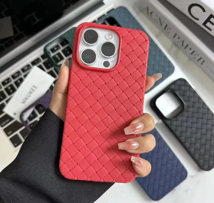 iPhone 14 Pro Max Luxury Weave Breathable Matte Silicone Grid Back Cover